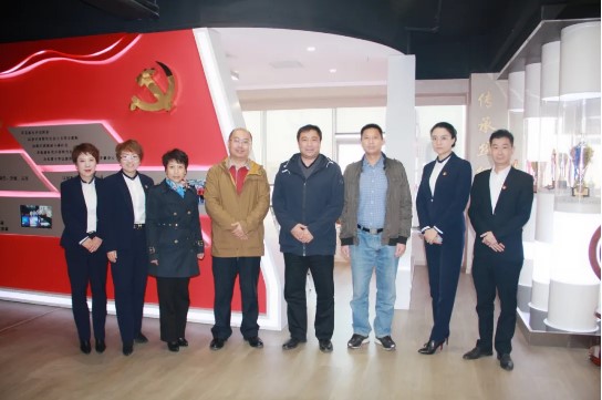 直奔一線 上下聯(lián)動(dòng) 問需幫扶——市商務(wù)局、春華街黨工委領(lǐng)導(dǎo)走訪問需永誠世佳