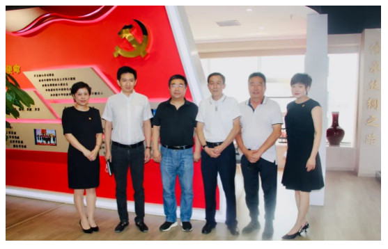 河?xùn)|區(qū)政法委、春華街領(lǐng)導(dǎo)來到永誠世佳開展對企服務(wù)活動(dòng)
